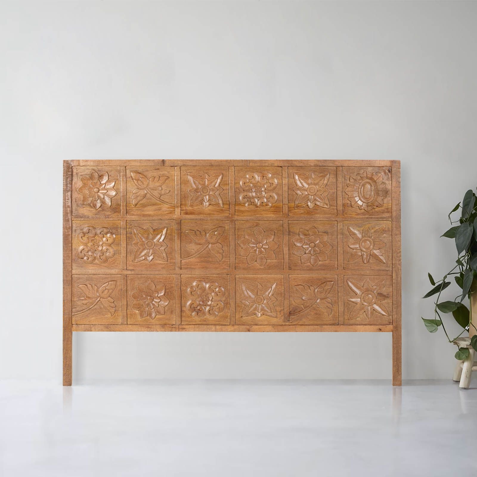 Tete De Lit Sculptee