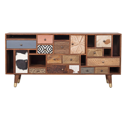 Aparador multimaterial 11T 2P de madera tallada en piel de vaca | Mango Terranova